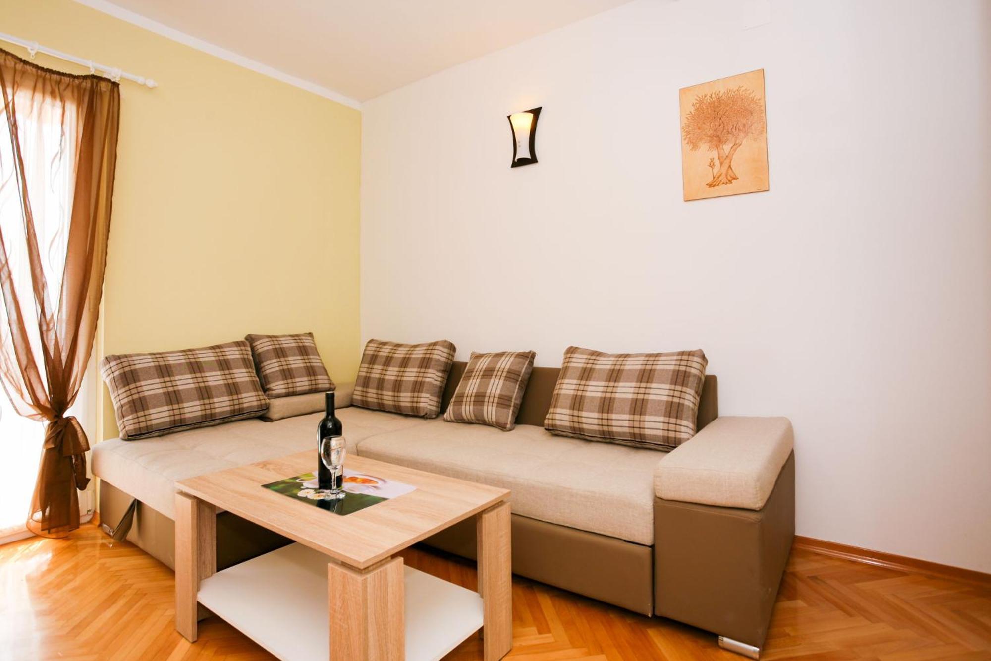 Apartments Intrada Podstrana Exterior photo