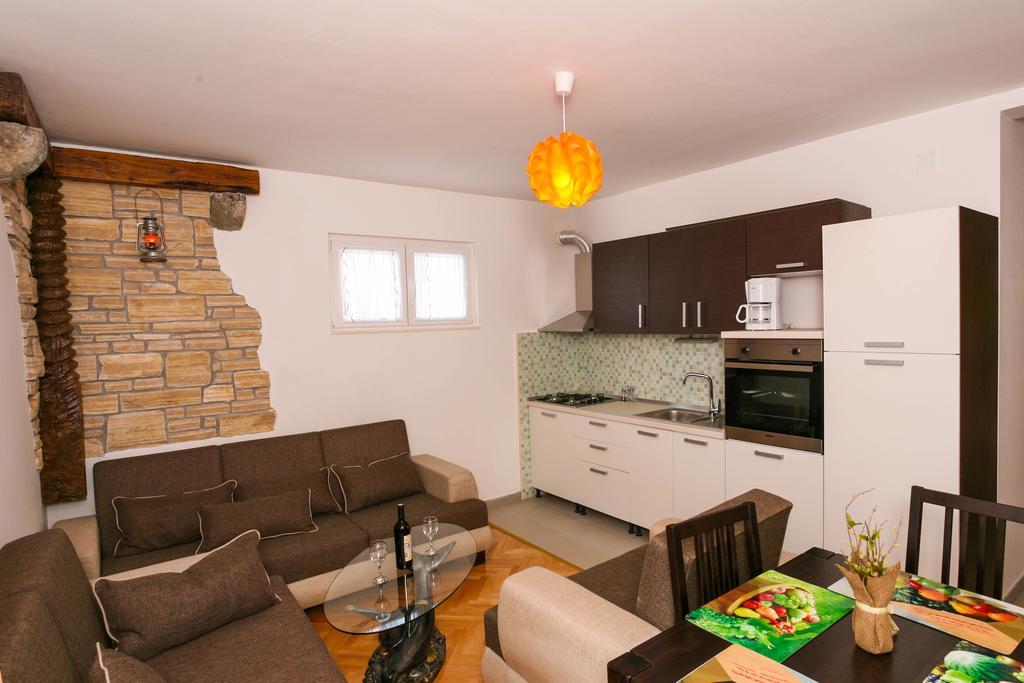 Apartments Intrada Podstrana Exterior photo