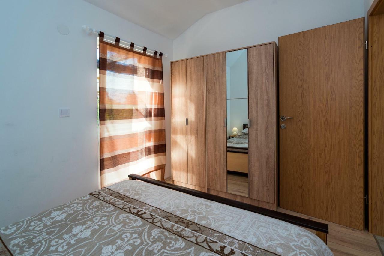 Apartments Intrada Podstrana Exterior photo