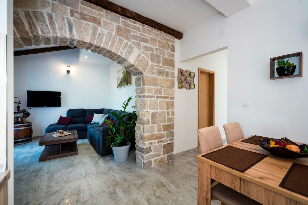 Apartments Intrada Podstrana Exterior photo